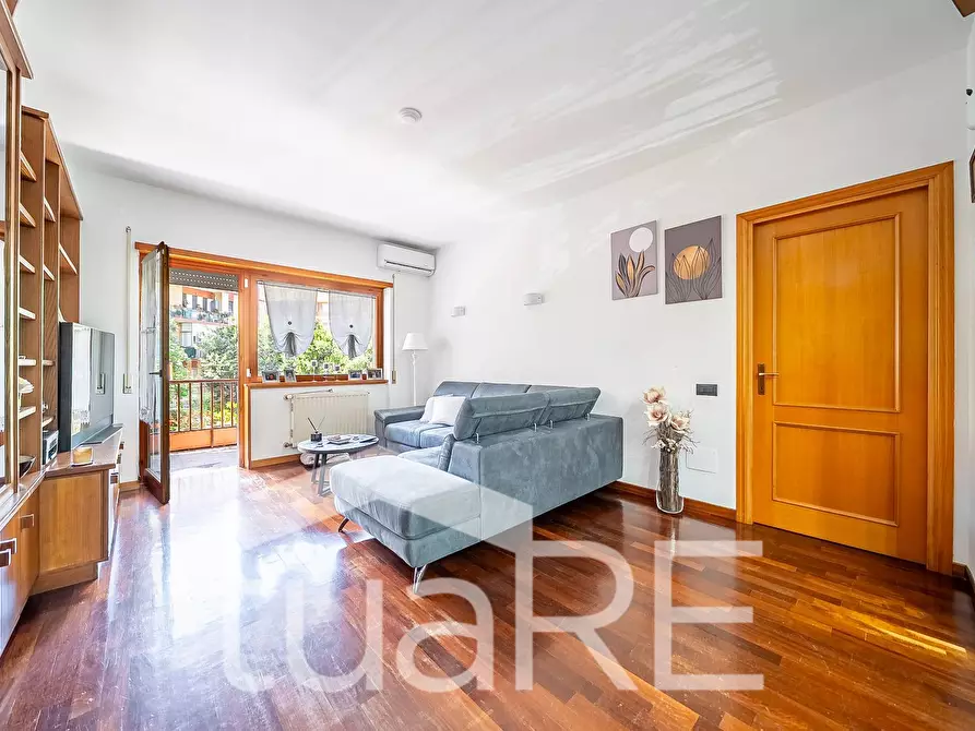 Immagine 2 di Appartamento in vendita  in Via Pietro Paolo Vergerio a Roma