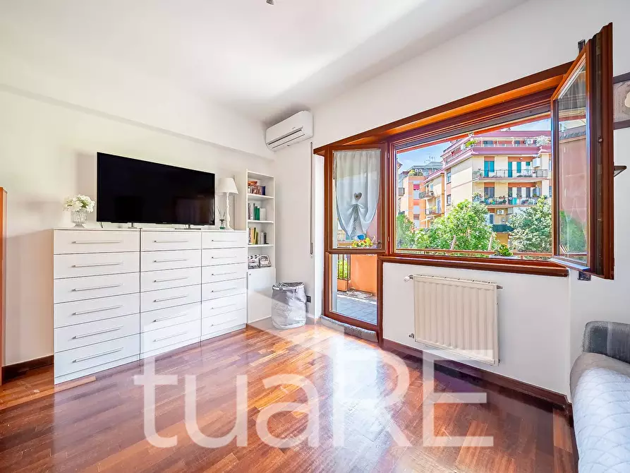 Immagine 8 di Appartamento in vendita  in Via Pietro Paolo Vergerio a Roma