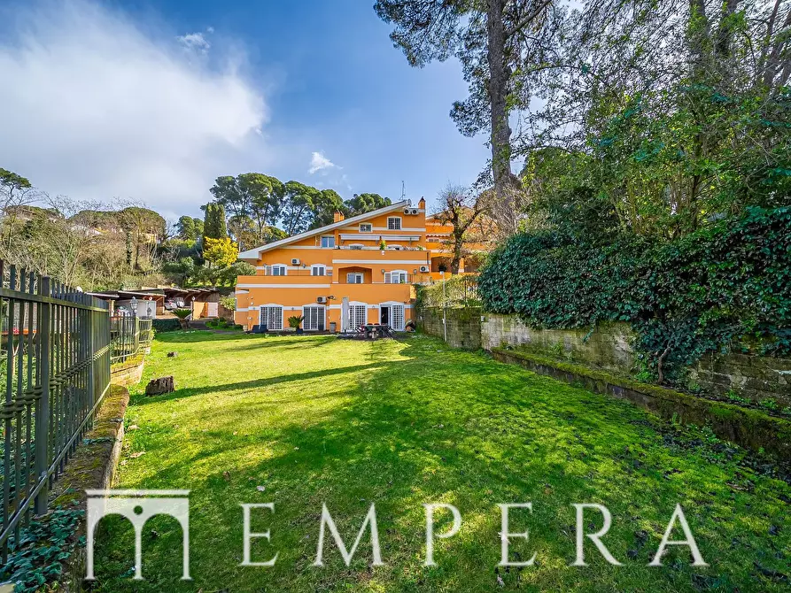 Immagine 35 di Villa in vendita  in Via Di Grottarossa a Roma