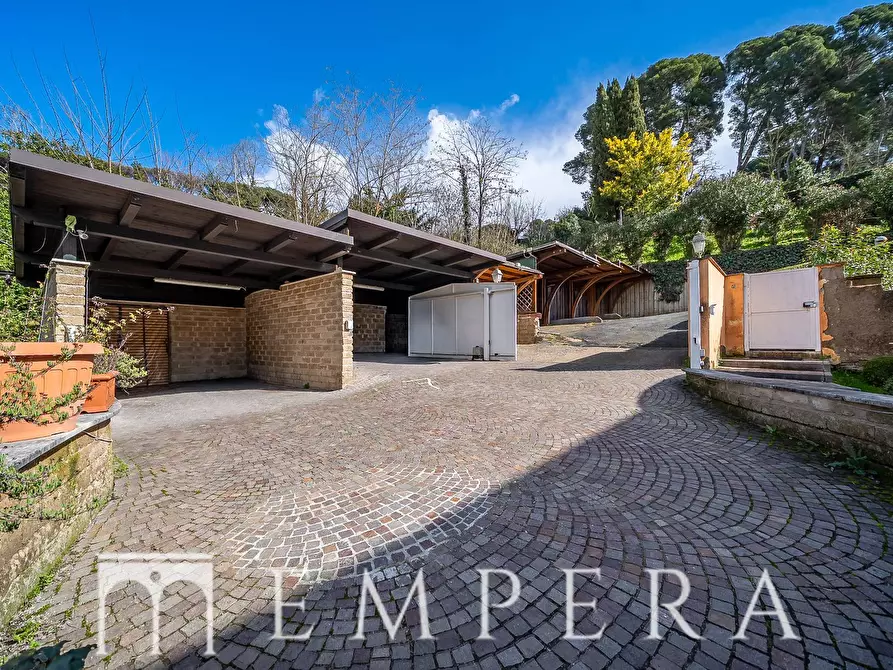 Immagine 38 di Villa in vendita  in Via Di Grottarossa a Roma