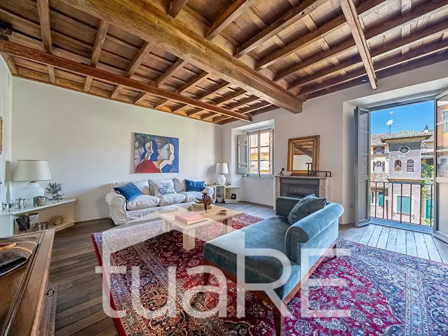 Immagine 2 di Appartamento in vendita  in Via Della Croce a Roma