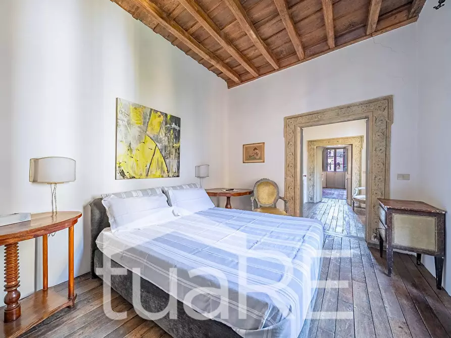 Immagine 8 di Appartamento in vendita  in Via Della Croce a Roma
