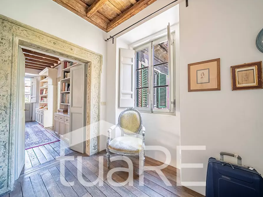Immagine 10 di Appartamento in vendita  in Via Della Croce a Roma