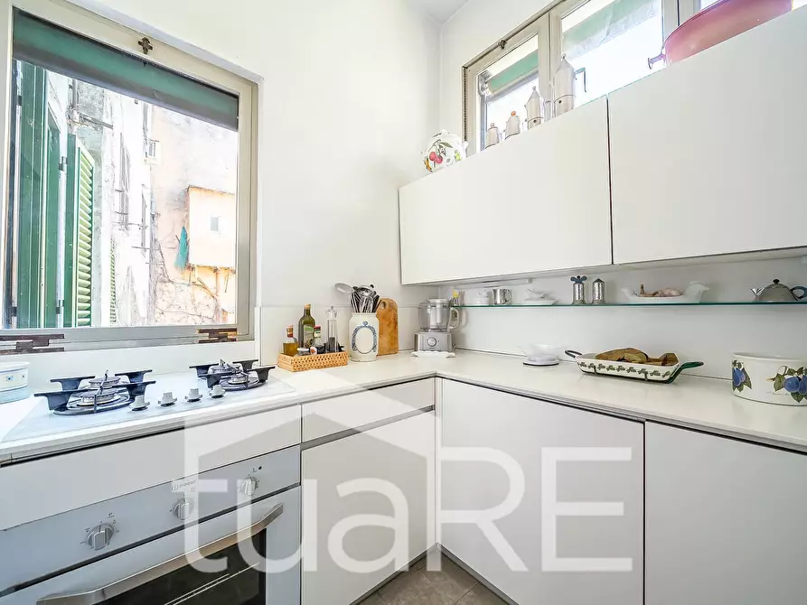 Immagine 14 di Appartamento in vendita  in Via Della Croce a Roma
