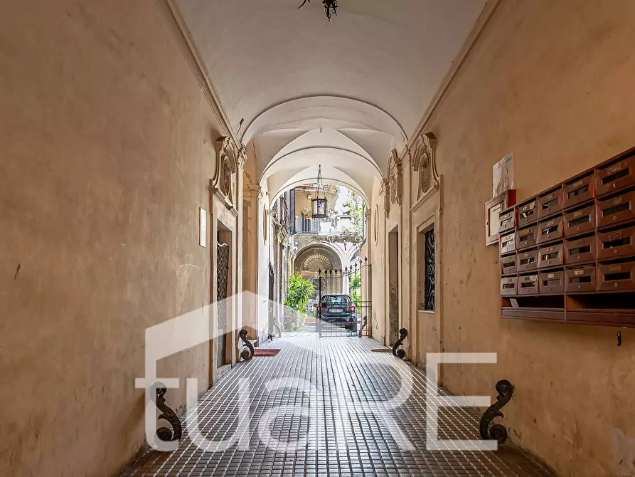 Immagine 16 di Appartamento in vendita  in Via Della Croce a Roma