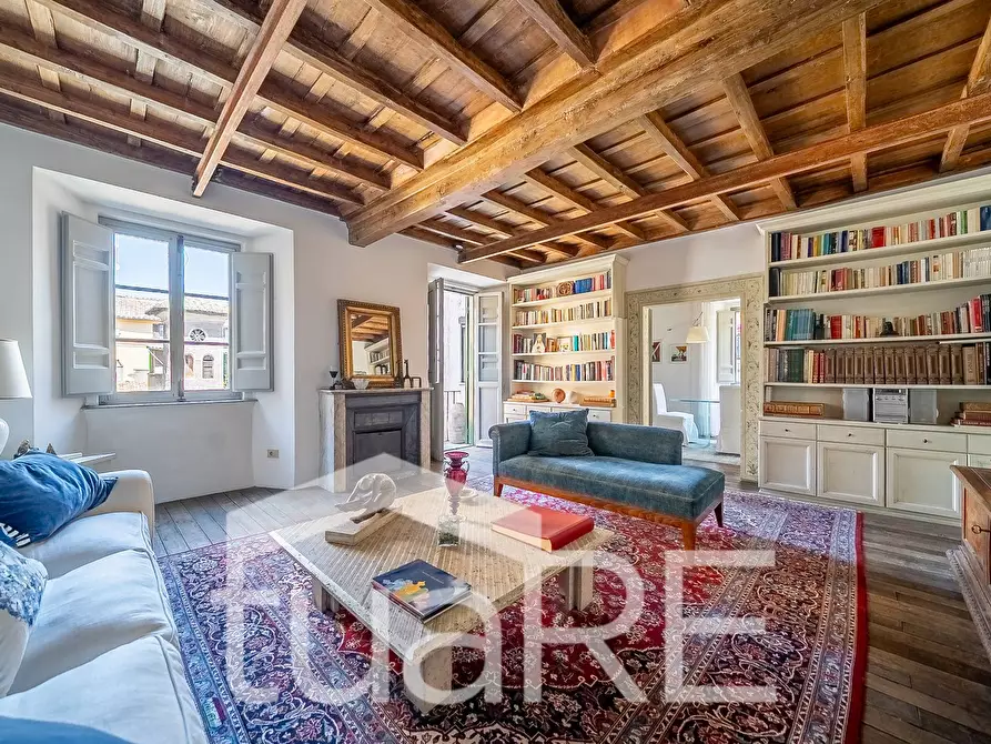 Immagine 20 di Appartamento in vendita  in Via Della Croce a Roma