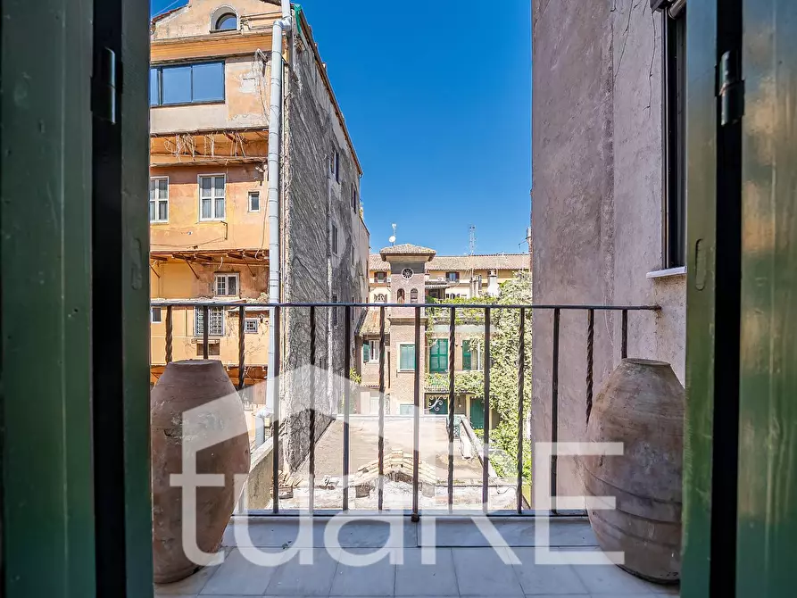 Immagine 28 di Appartamento in vendita  in Via Della Croce a Roma