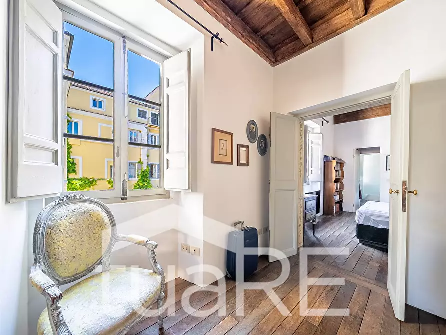 Immagine 29 di Appartamento in vendita  in Via Della Croce a Roma