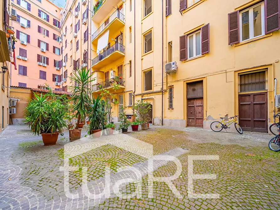 Immagine 12 di Appartamento in vendita  in Via Angelo Poliziano a Roma