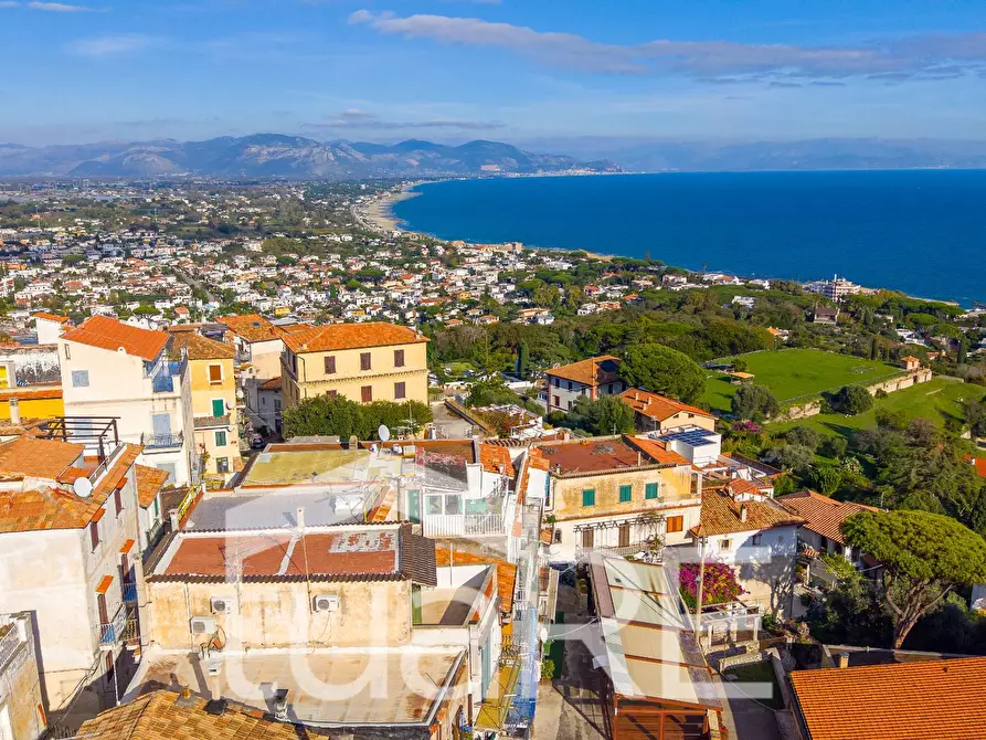 Immagine 11 di Palazzo in vendita  in via xx settembre a San Felice Circeo