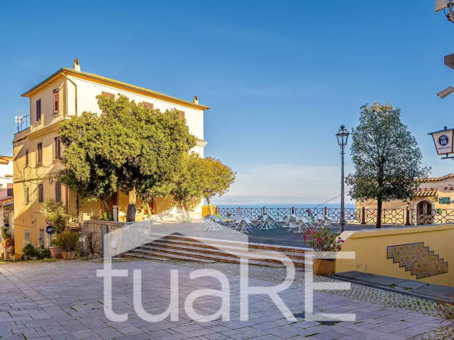 Immagine 15 di Palazzo in vendita  in via xx settembre a San Felice Circeo