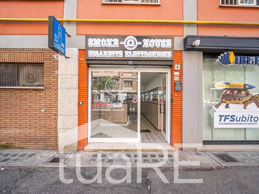 Immagine 2 di Negozio in vendita  in Viale Guglielmo Marconi 184 a Roma
