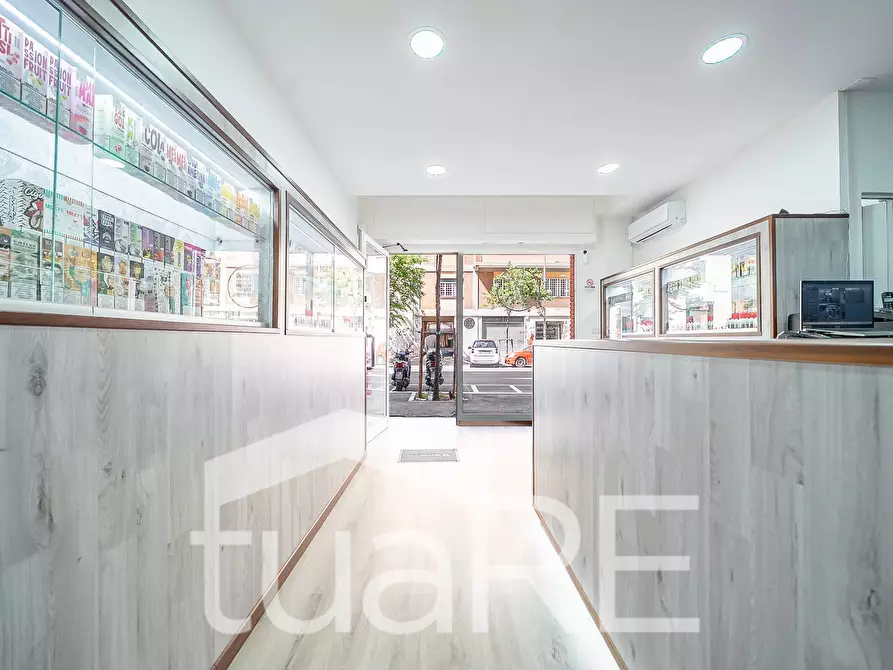 Immagine 7 di Negozio in vendita  in Viale Guglielmo Marconi 184 a Roma