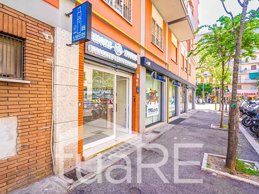 Immagine 15 di Negozio in vendita  in Viale Guglielmo Marconi 184 a Roma