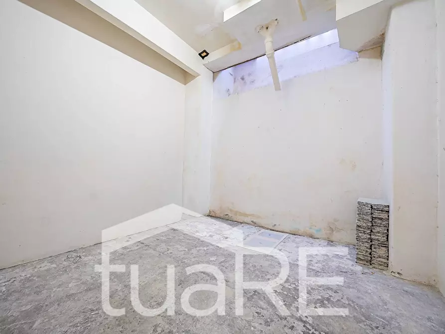 Immagine 17 di Negozio in vendita  in Viale Guglielmo Marconi 184 a Roma