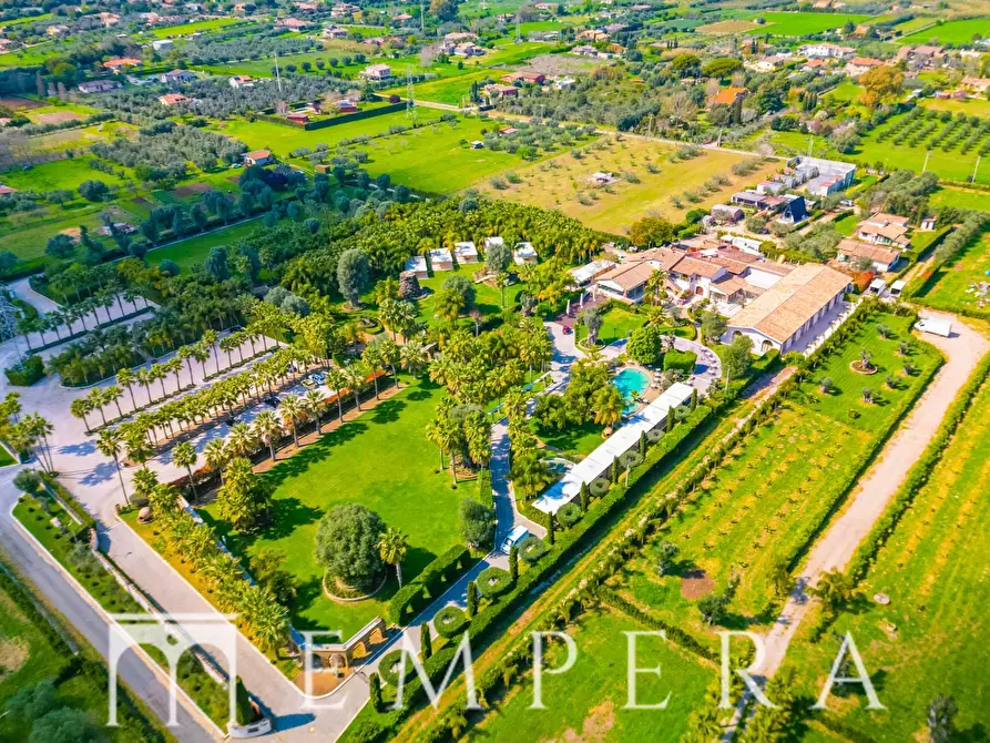 Immagine 2 di Villa in vendita  in Via Aurelia a Roma