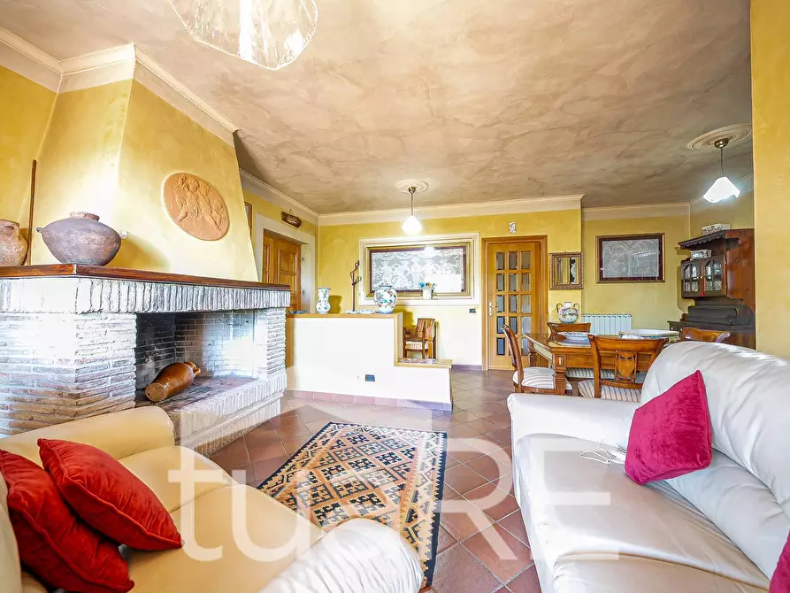 Immagine 4 di Villa in vendita  in VIA SANTA LUCIA a Morlupo