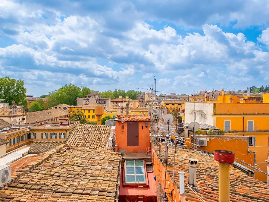 Immagine 17 di Attico in vendita  in Via Della Lungaretta a Roma