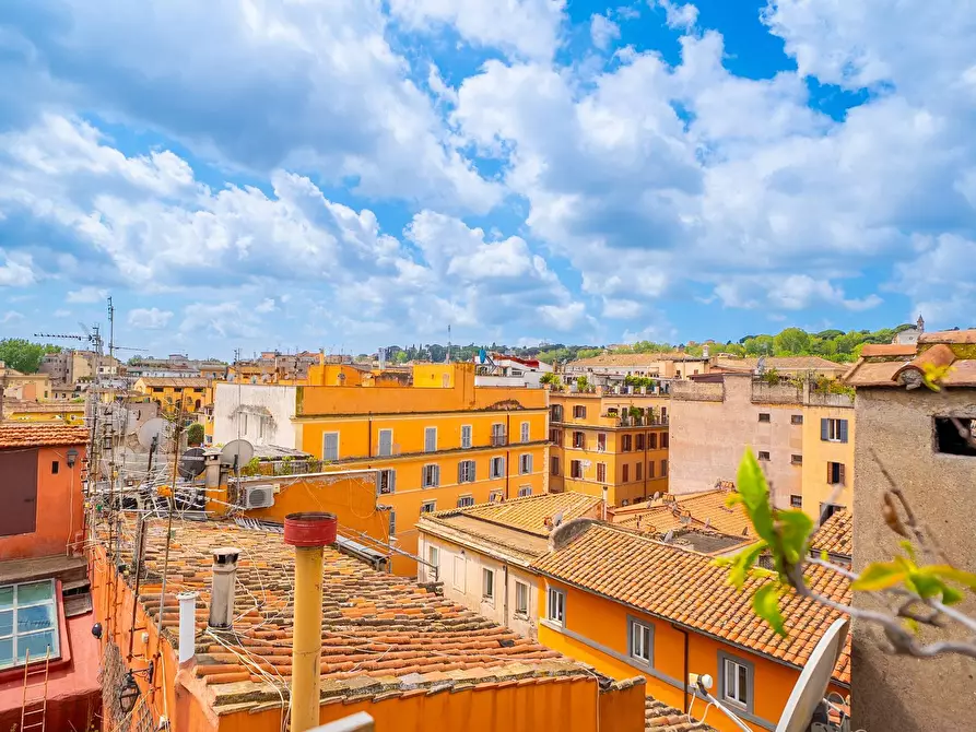 Immagine 18 di Attico in vendita  in Via Della Lungaretta a Roma
