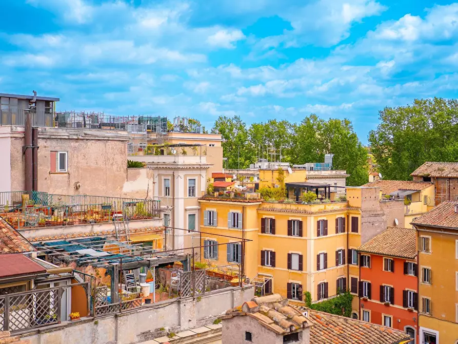 Immagine 19 di Attico in vendita  in Via Della Lungaretta a Roma