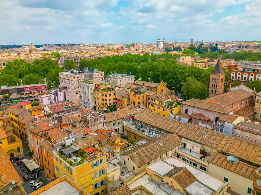 Immagine 23 di Attico in vendita  in Via Della Lungaretta a Roma