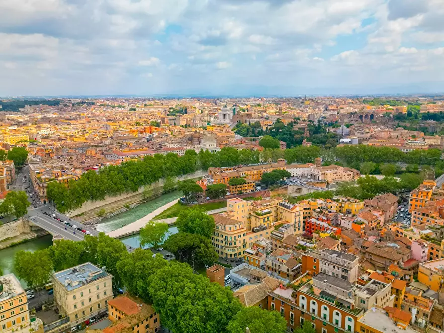 Immagine 25 di Attico in vendita  in Via Della Lungaretta a Roma