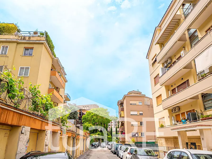 Immagine 5 di Box auto in vendita  in Via Filippo Ermini a Roma