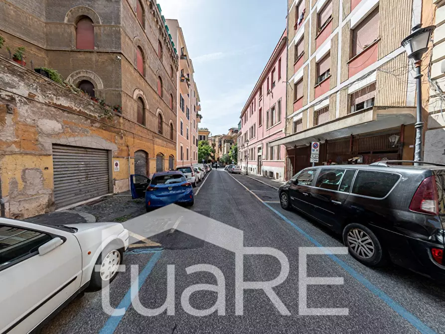 Immagine 19 di Negozio in vendita  in Via Vittorio Amedeo Ii a Roma