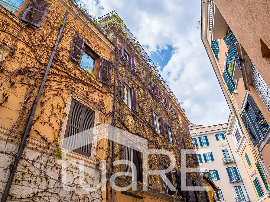 Immagine 2 di Appartamento in vendita  in Via Della Gensola a Roma