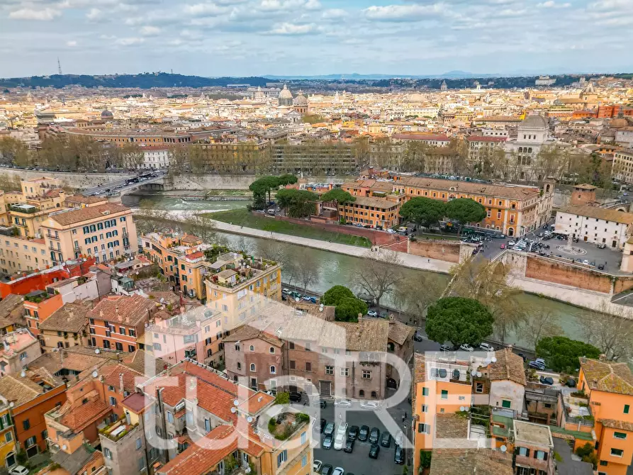 Immagine 3 di Appartamento in vendita  in Via Della Gensola a Roma