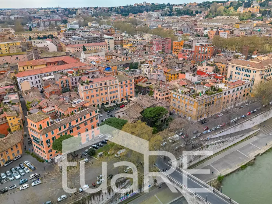 Immagine 15 di Appartamento in vendita  in Via Della Gensola a Roma
