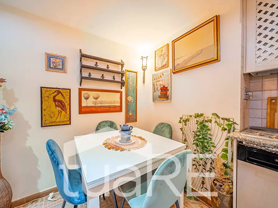 Immagine 6 di Appartamento in vendita  in Via Della Paglia a Roma