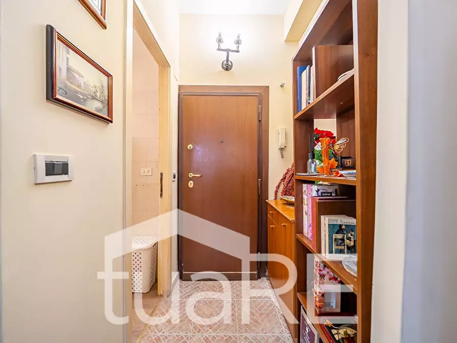 Immagine 8 di Appartamento in vendita  in Via Della Paglia a Roma