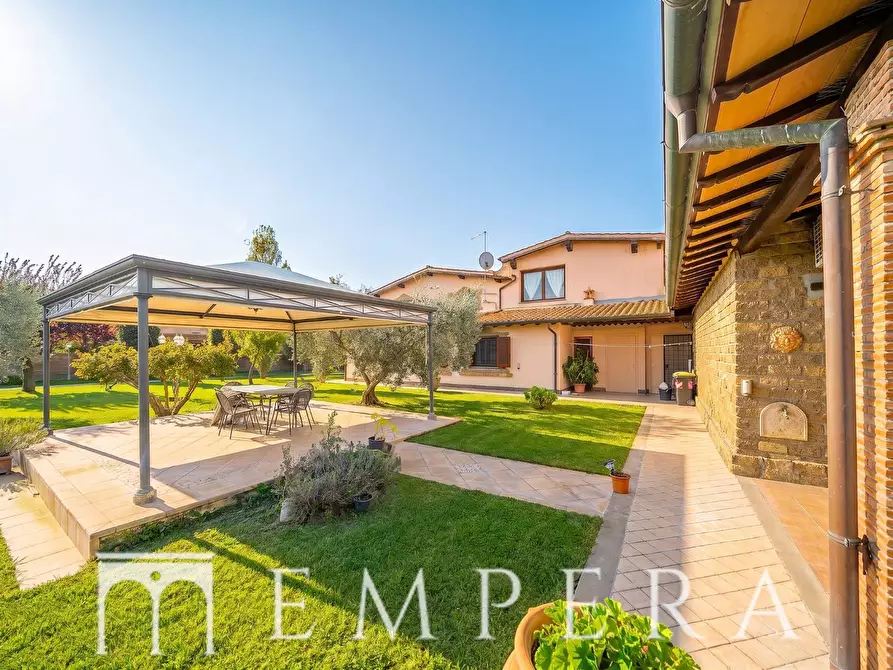 Immagine 26 di Villa in vendita  in VIA DEL CASALONE a Cerveteri