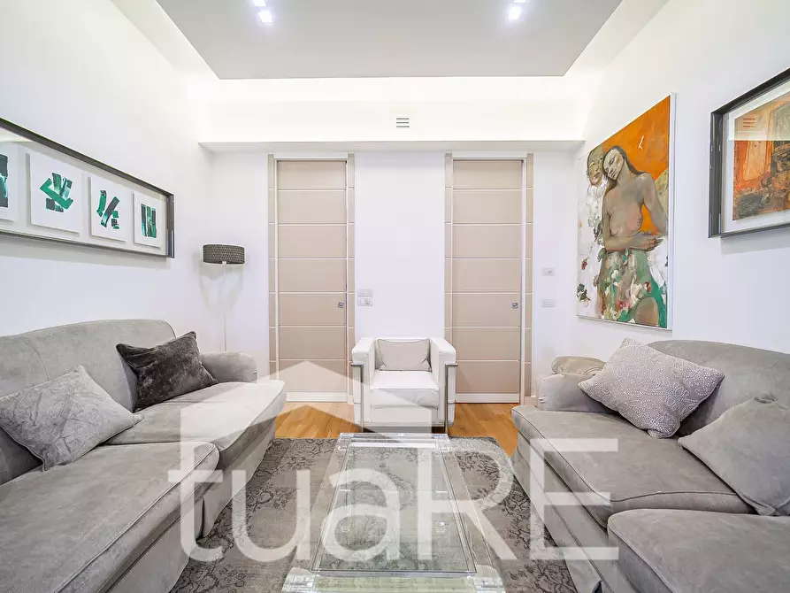Immagine 17 di Appartamento in vendita  in Via Delle Carrozze a Roma