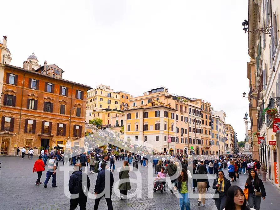 Immagine 22 di Appartamento in vendita  in Via Delle Carrozze a Roma