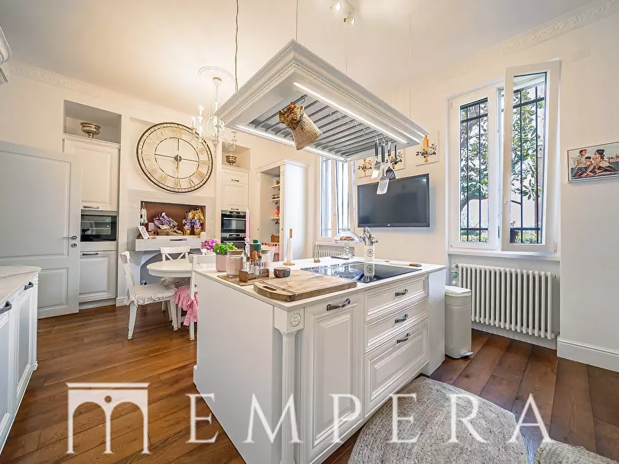 Immagine 13 di Villa in vendita  in Via Cimone a Roma