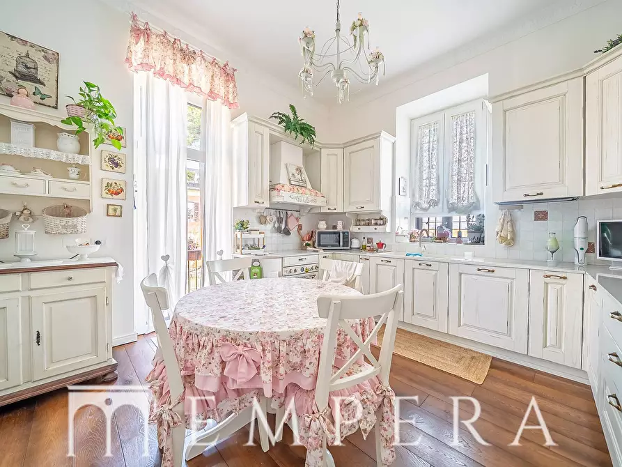 Immagine 27 di Villa in vendita  in Via Cimone a Roma
