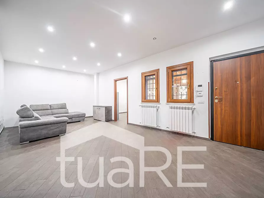 Immagine 4 di Villa in vendita  in Via Della Magliana a Roma