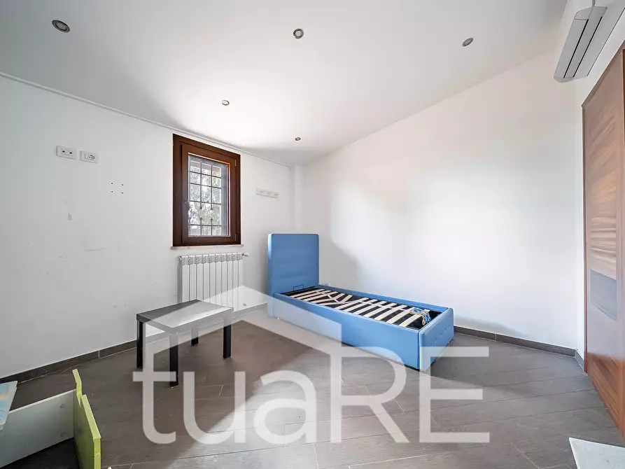 Immagine 10 di Villa in vendita  in Via Della Magliana a Roma