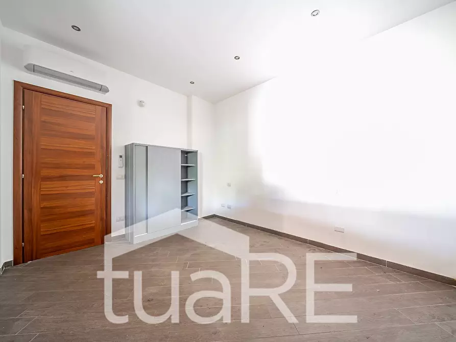 Immagine 13 di Villa in vendita  in Via Della Magliana a Roma