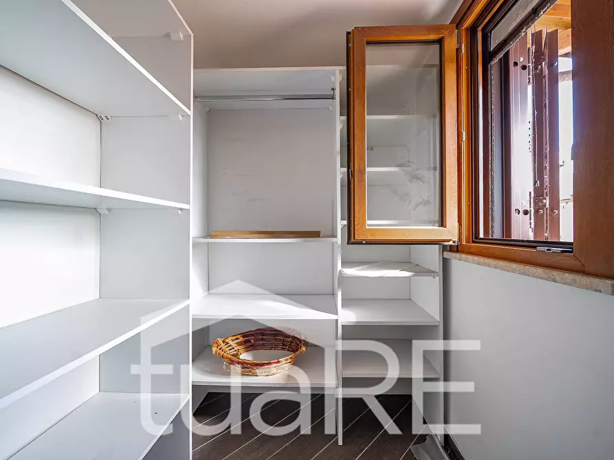 Immagine 19 di Villa in vendita  in Via Della Magliana a Roma