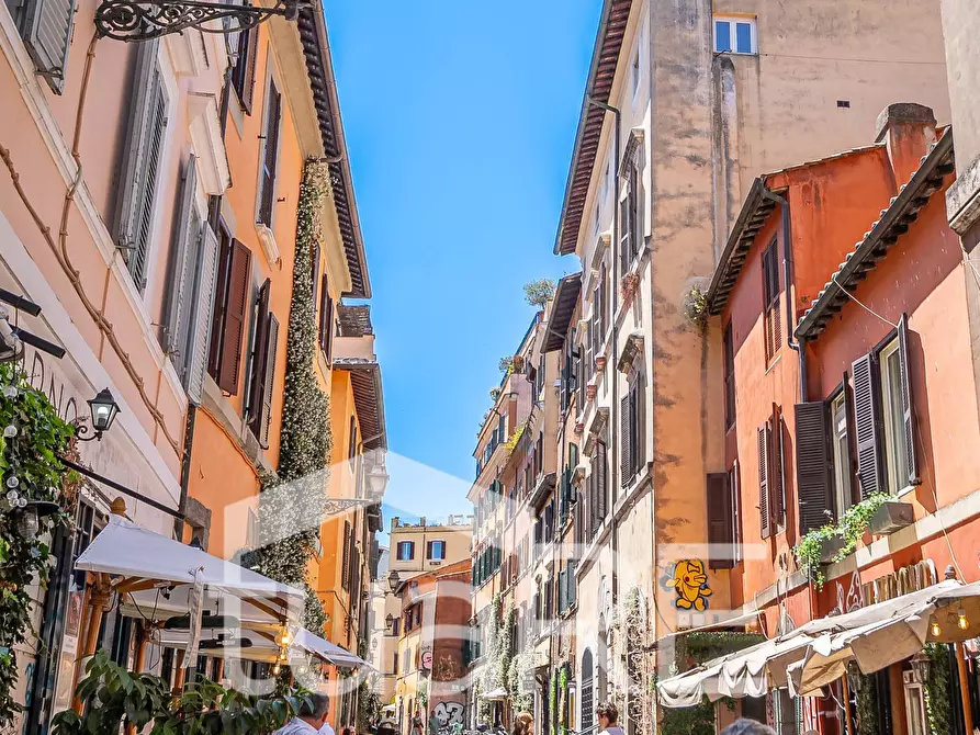 Immagine 15 di Appartamento in vendita  in Vicolo Del Cinque a Roma