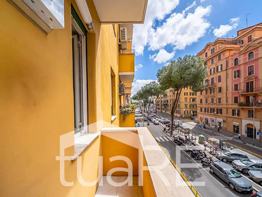 Immagine 12 di Appartamento in vendita  in Viale Eritrea a Roma