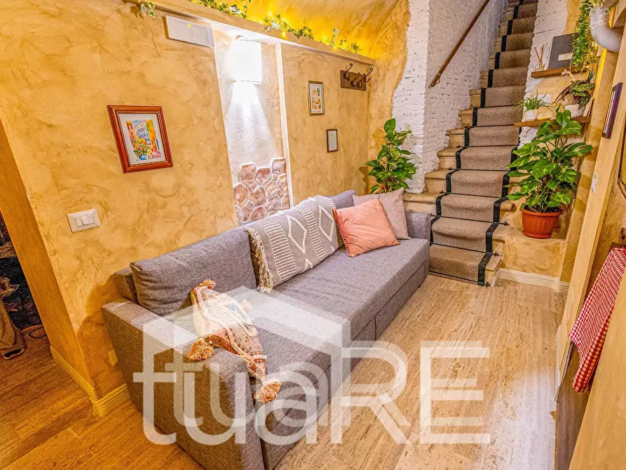 Immagine 16 di Appartamento in vendita  in Piazza Di San Salvatore In Campo a Roma