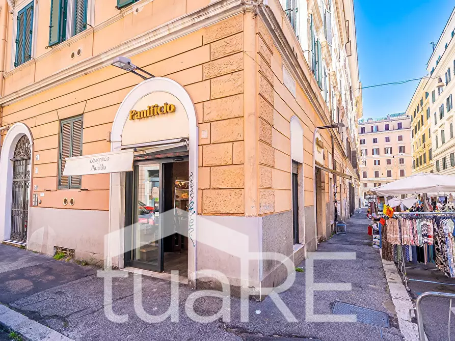 Immagine 16 di Negozio in vendita  in Via Varese a Roma