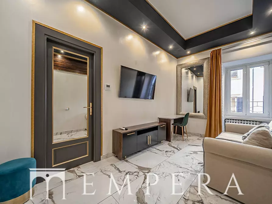 Immagine 2 di Appartamento in vendita  in Via Della Vite a Roma