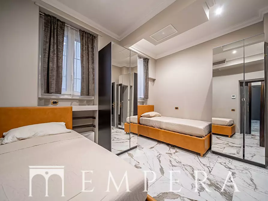 Immagine 10 di Appartamento in vendita  in Via Della Vite a Roma