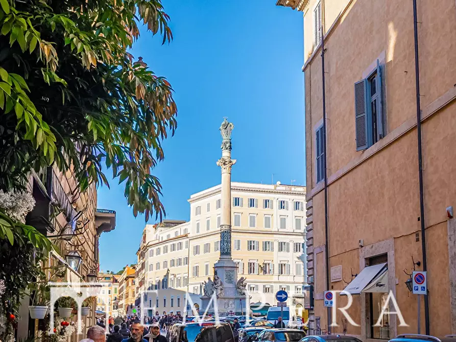 Immagine 17 di Appartamento in vendita  in Via Della Vite a Roma