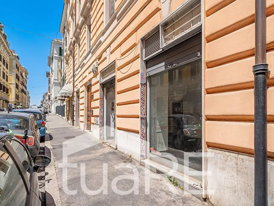 Immagine 6 di Negozio in vendita  in Via Po a Roma